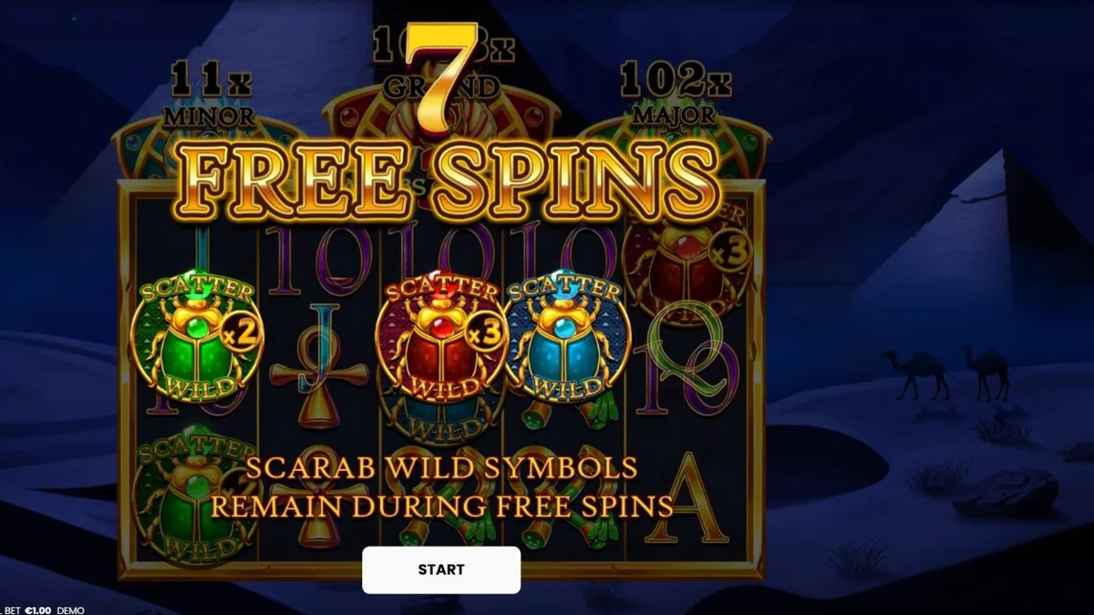 Tampilan visual slot 3 Scarabs of Fortune dengan latar belakang piramida malam hari